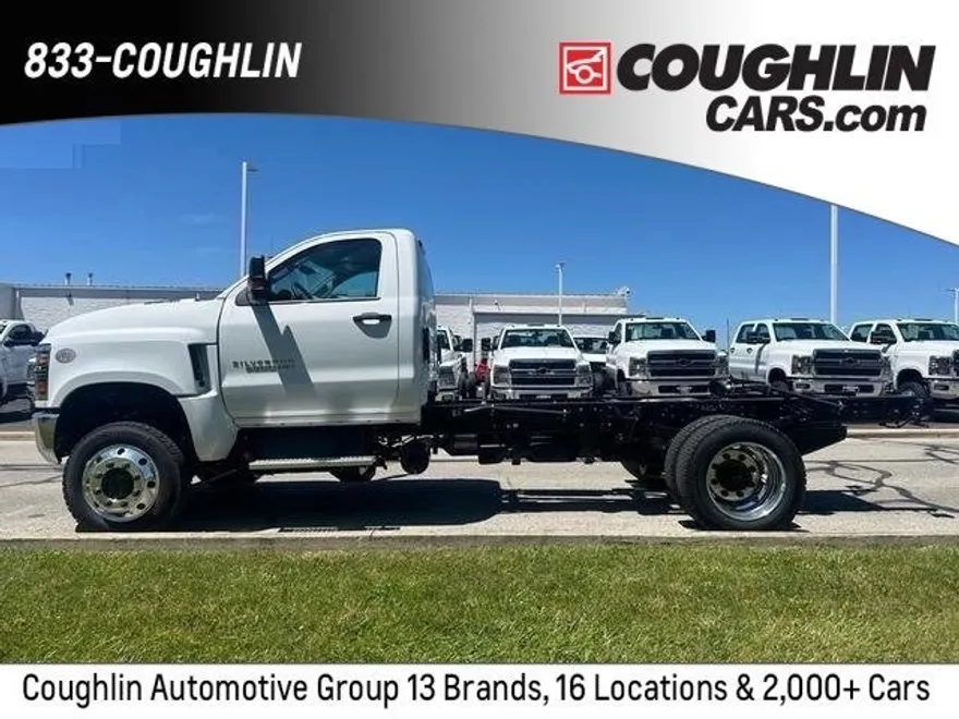 2024 Chevrolet Silverado 6500HD Work Truck photo 1