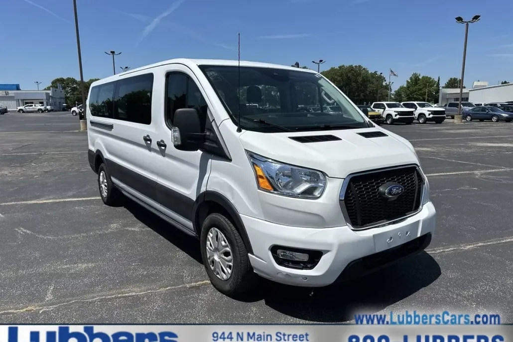 2022 Ford Transit Passenger XLT photo 1