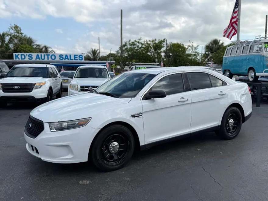 2015 Ford Taurus photo 1