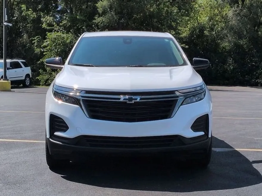 2024 Chevrolet Equinox LS photo 1