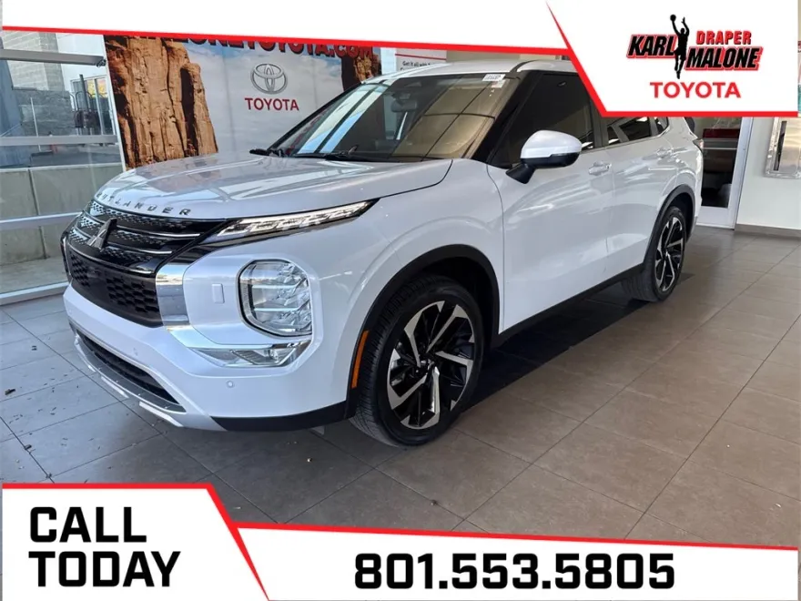 2024 Mitsubishi Outlander SE photo 1