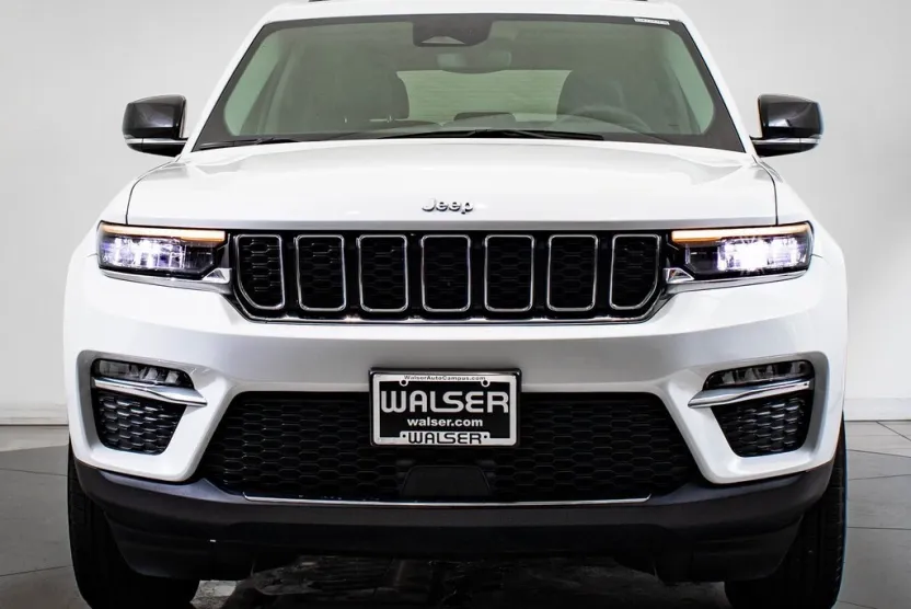 2023 Jeep Cherokee 4xe photo 1