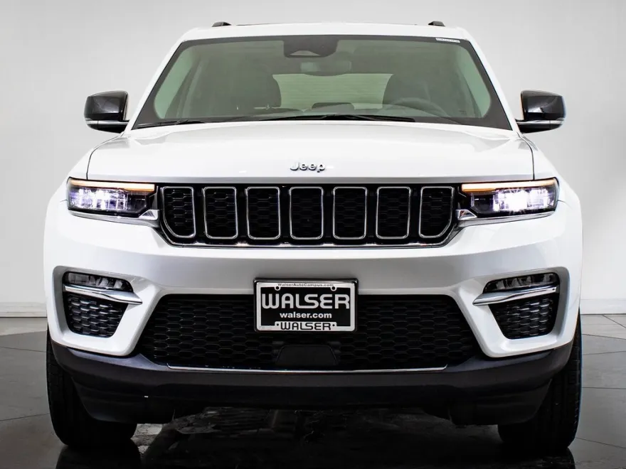 2023 Jeep Cherokee 4xe photo 1