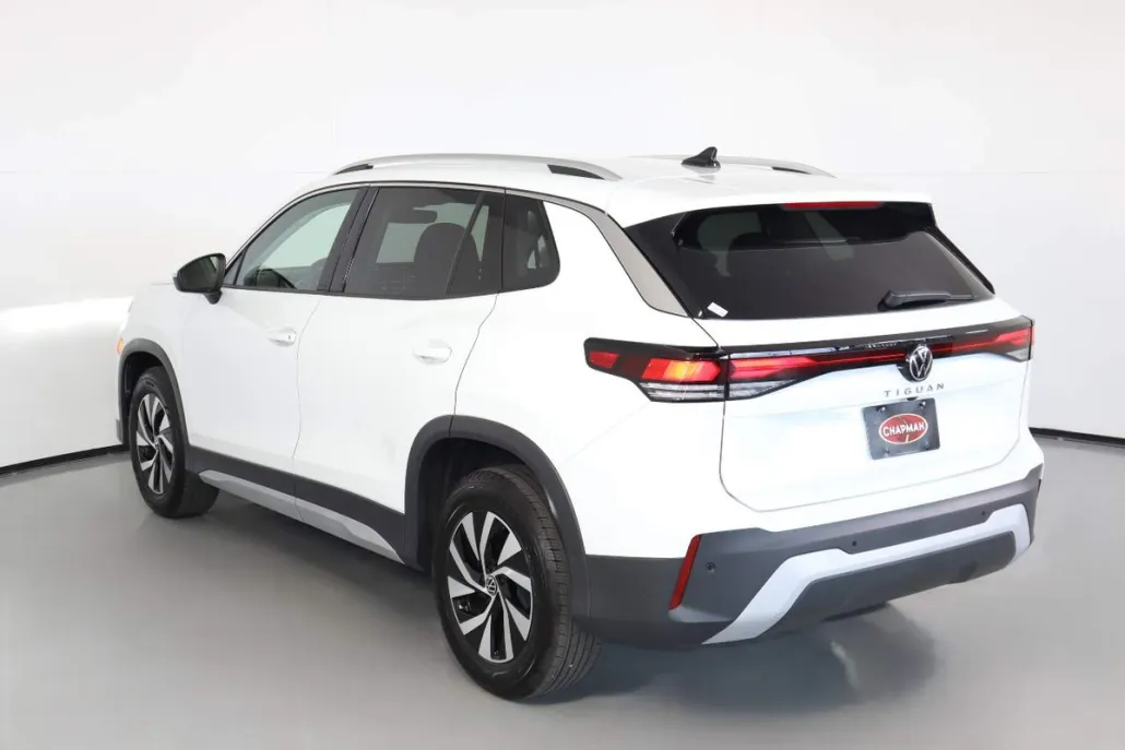 2025 Volkswagen Tiguan S photo 1