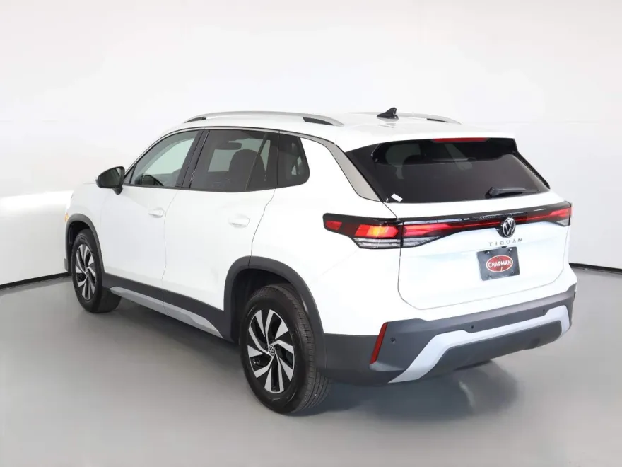 2025 Volkswagen Tiguan S photo 1