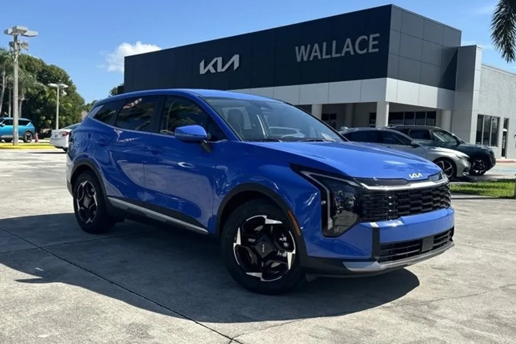 2026 Kia Sportage EX photo 1