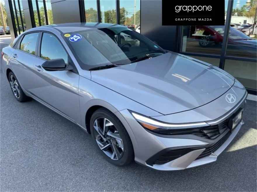 2025 Hyundai Elantra SEL Sport photo 1
