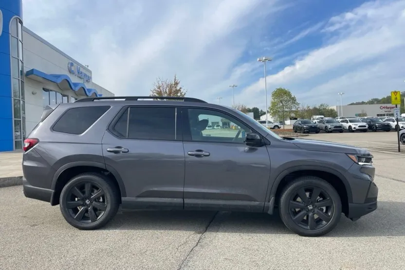 2025 Honda Pilot Black Edition photo 1