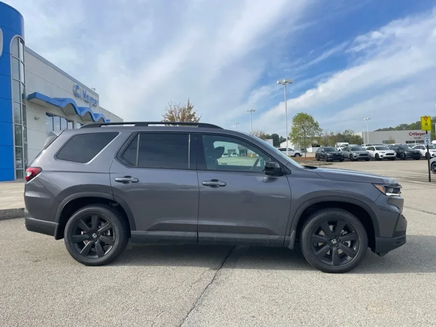 2025 Honda Pilot Black Edition photo 1