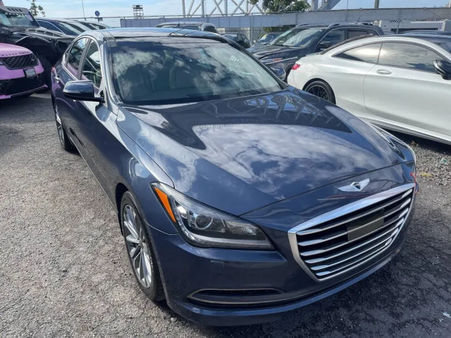 2015 Hyundai Genesis 3.8 photo 1