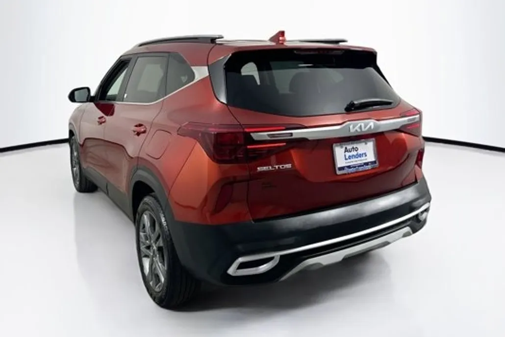 2023 Kia Seltos S photo 1