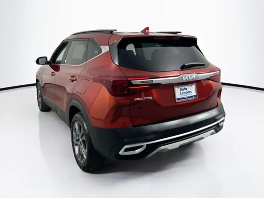 2023 Kia Seltos S photo 1