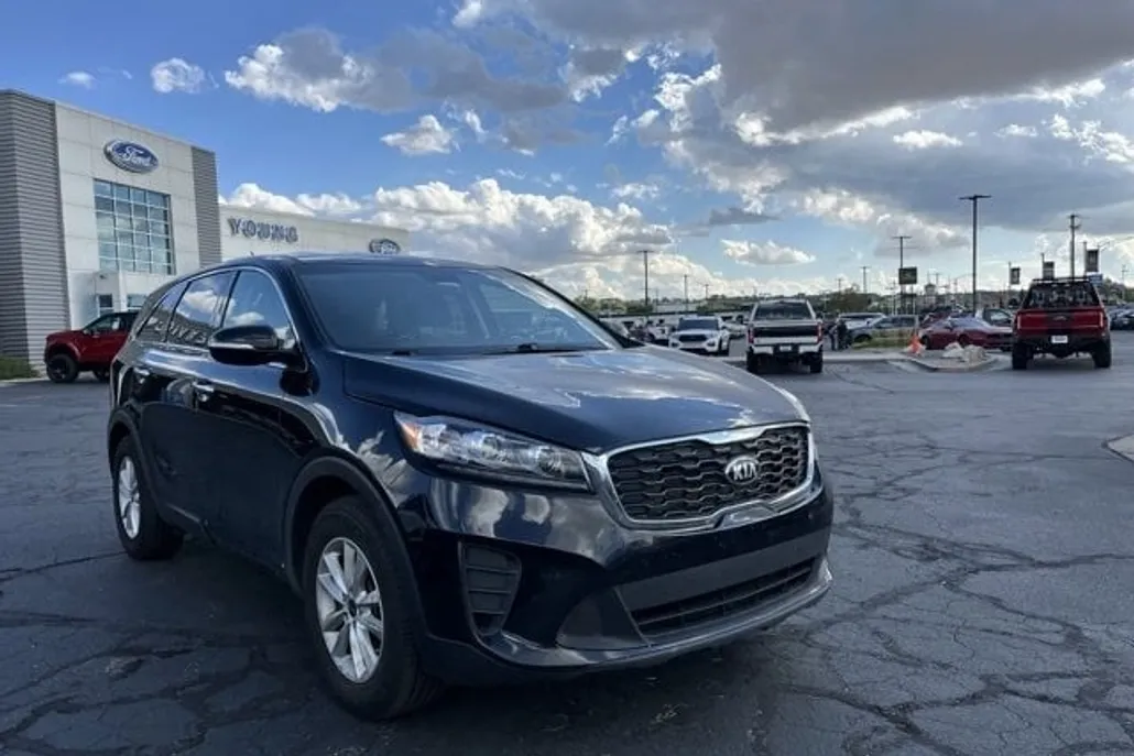 2020 Kia Sorento LX photo 1