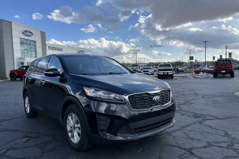 2020 Kia Sorento LX photo 1