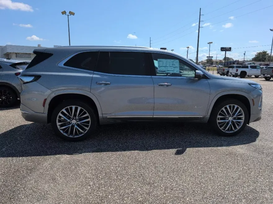 2026 Buick Enclave Avenir photo 1