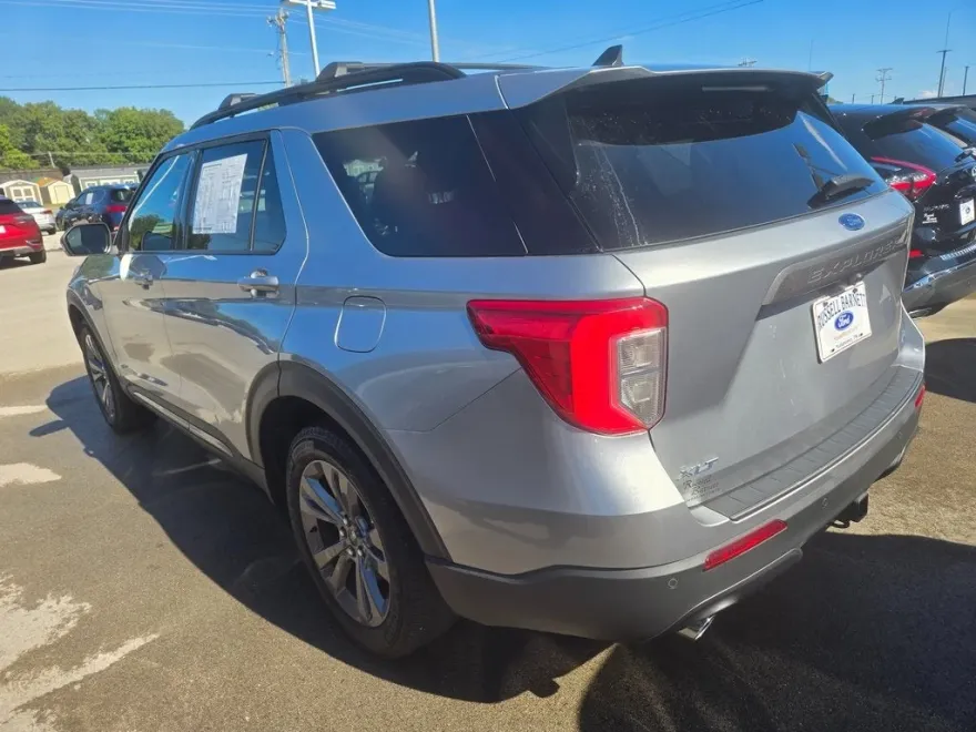 2022 Ford Explorer XLT photo 1