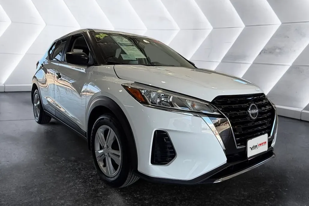 2024 Nissan Kicks S photo 1