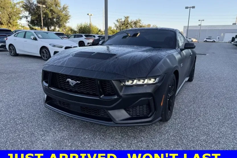 2024 Ford Mustang GT photo 1