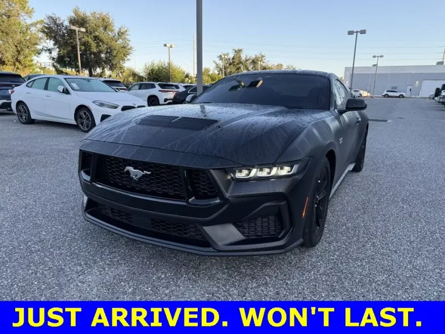 2024 Ford Mustang GT photo 1