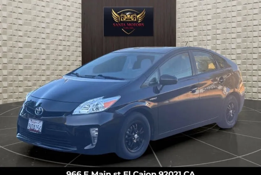 2014 Toyota Prius Four photo 1