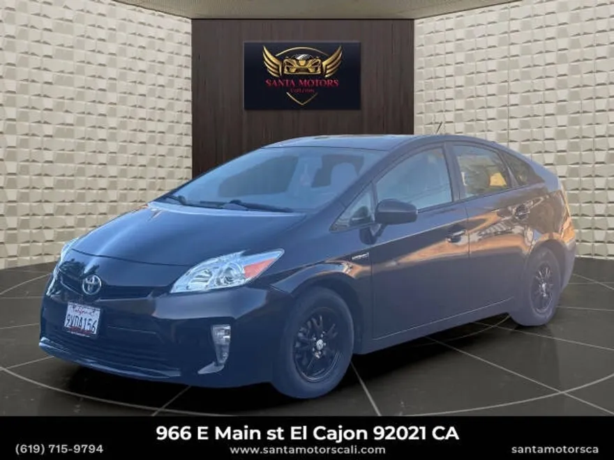 2014 Toyota Prius Four photo 1
