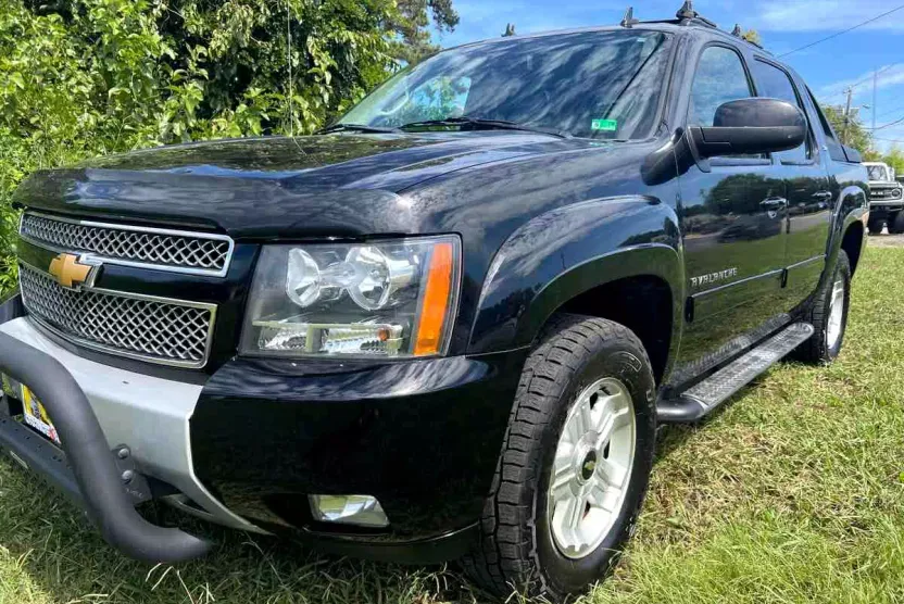 2012 Chevrolet Avalanche LT photo 1