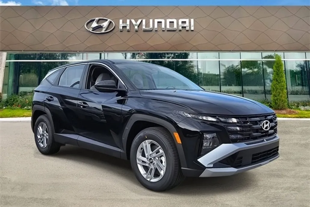 2025 Hyundai Tucson SE photo 1