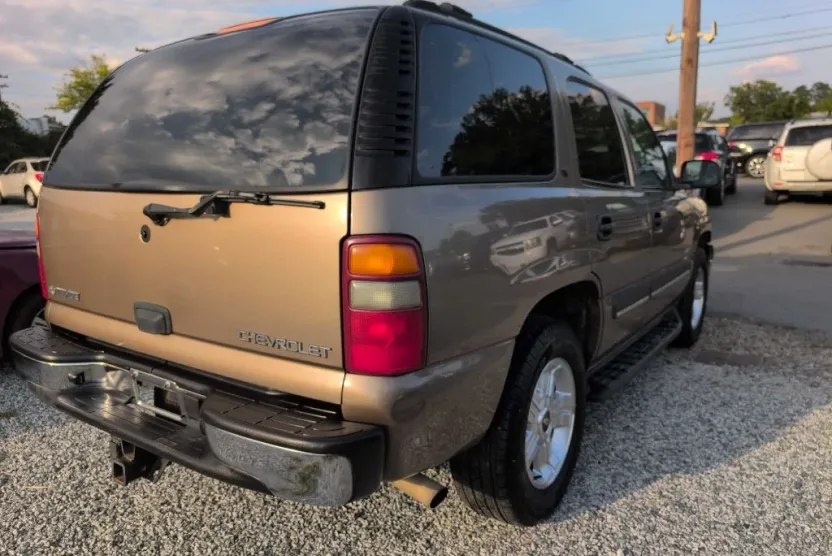 2003 Chevrolet Tahoe LT photo 1