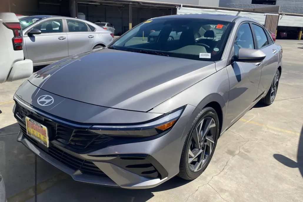 2024 Hyundai Elantra SEL Convenience photo 1