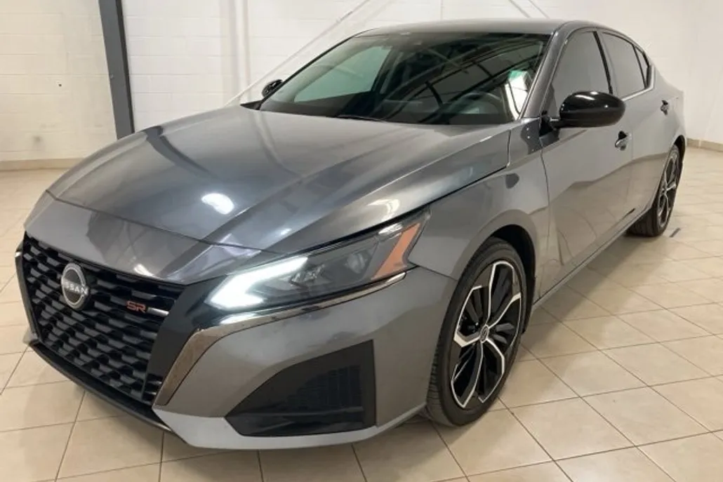 2024 Nissan Altima 2.5 SR photo 1