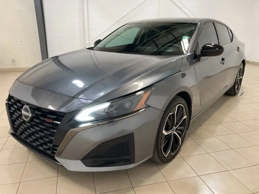 2024 Nissan Altima 2.5 SR photo 1