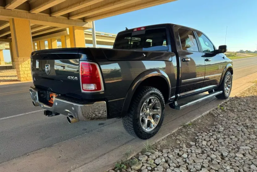 2017 Ram 1500 Laramie photo 1
