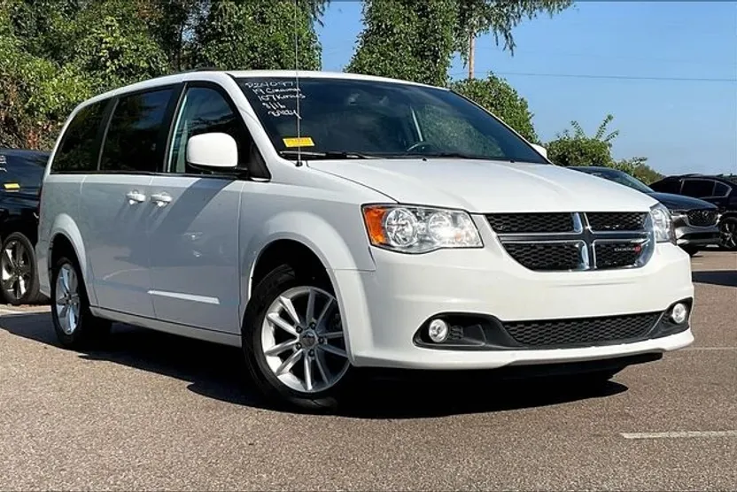2019 Dodge Grand Caravan SXT photo 1