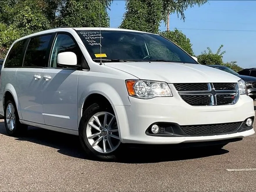 2019 Dodge Grand Caravan SXT photo 1