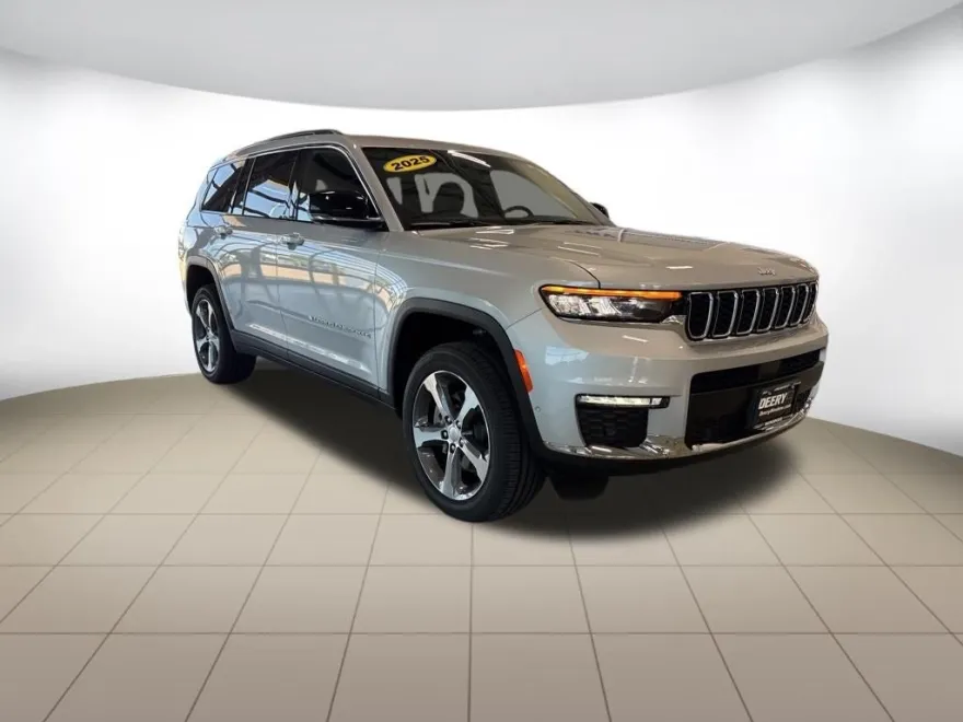 2025 Jeep Grand Cherokee Limited photo 1
