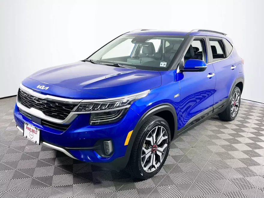 2022 Kia Seltos SX photo 1
