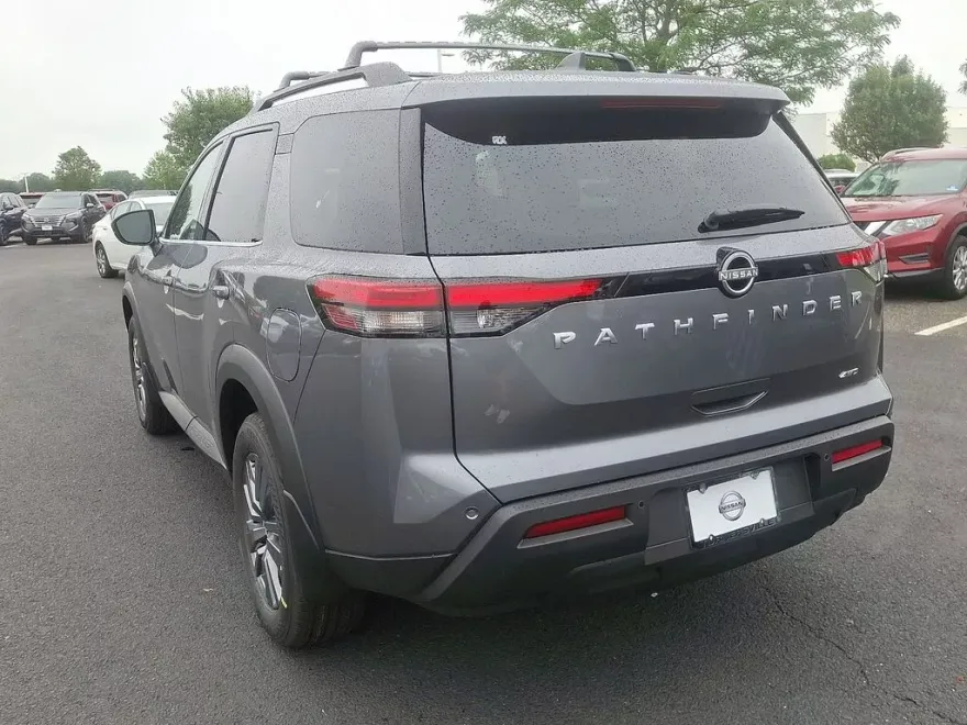 2025 Nissan Pathfinder SV photo 1