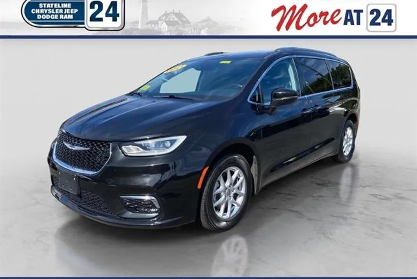 2021 Chrysler Pacifica Touring L photo 1