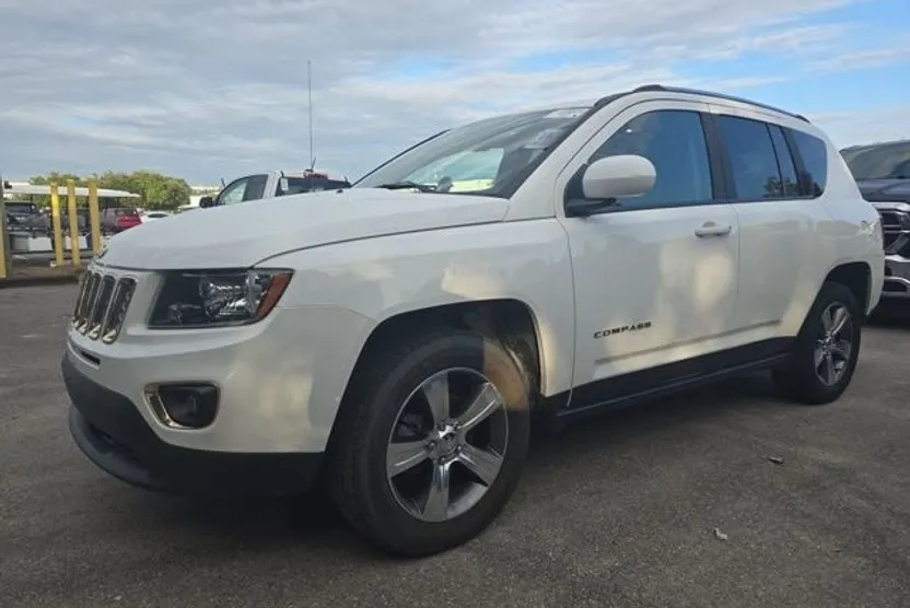 2017 Jeep Compass Latitude photo 1