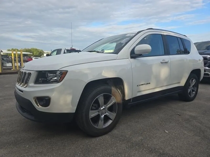 2017 Jeep Compass Latitude photo 1