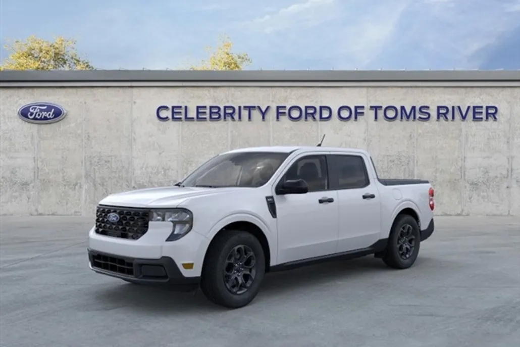 2025 Ford Maverick XLT photo 1