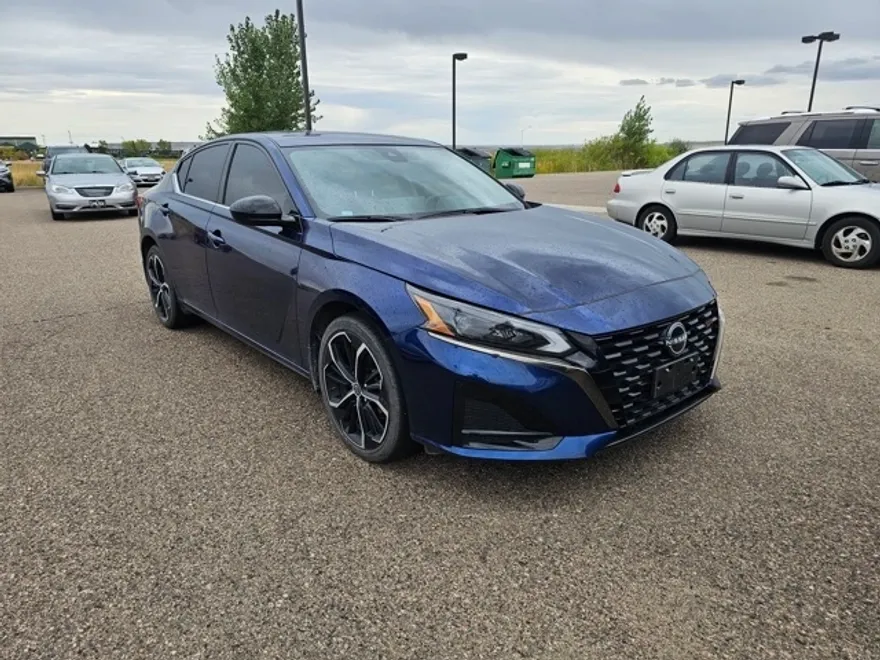 2024 Nissan Altima 2.5 SR photo 1
