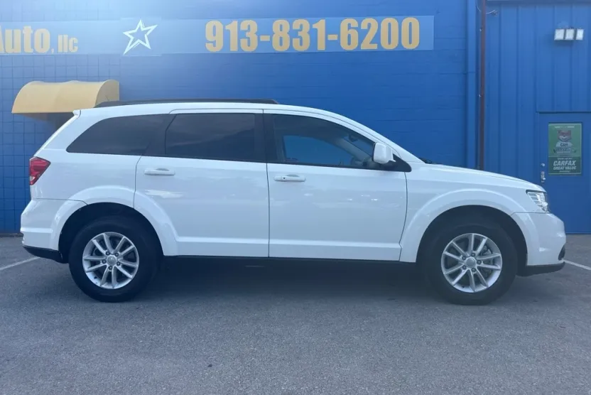 2015 Dodge Journey SXT photo 1