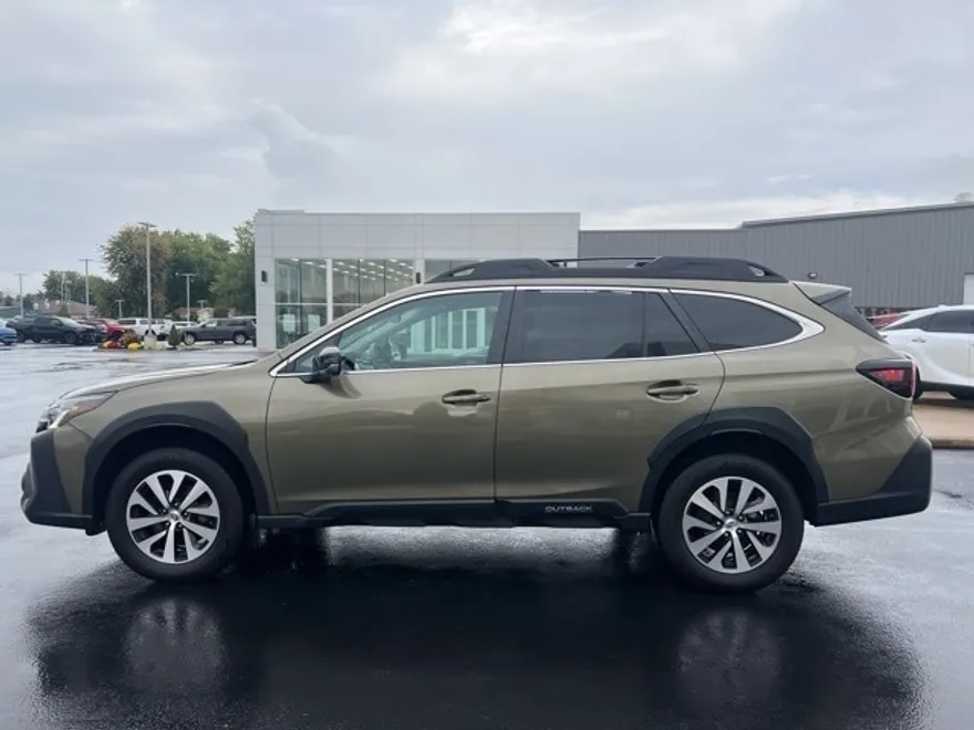2023 Subaru Outback Premium photo 1
