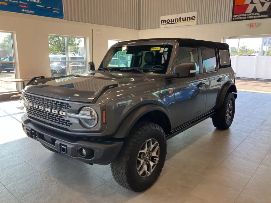 2022 Ford Bronco Badlands photo 1