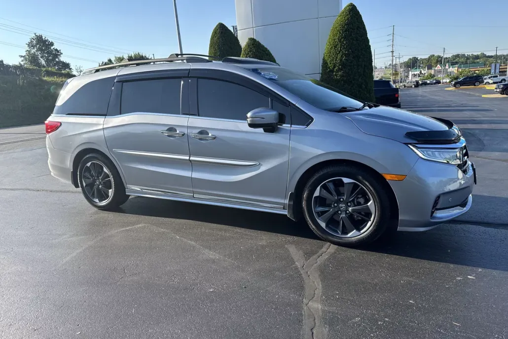 2023 Honda Odyssey Elite photo 1