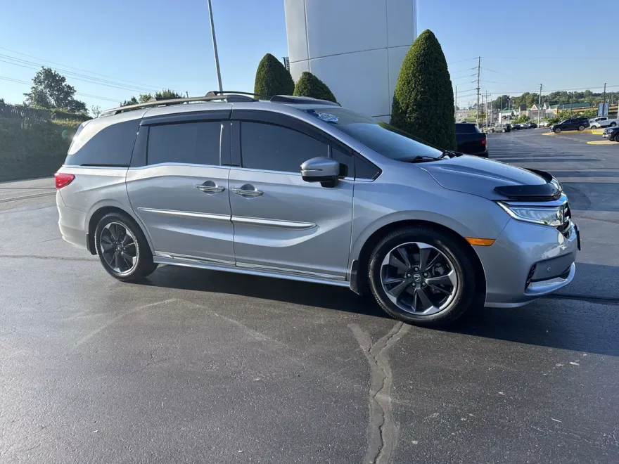 2023 Honda Odyssey Elite photo 1