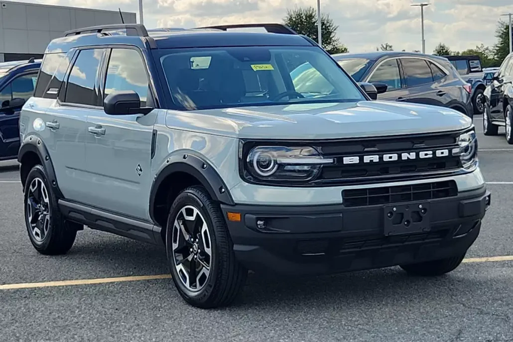 2021 Ford Bronco Sport Outer Banks photo 1