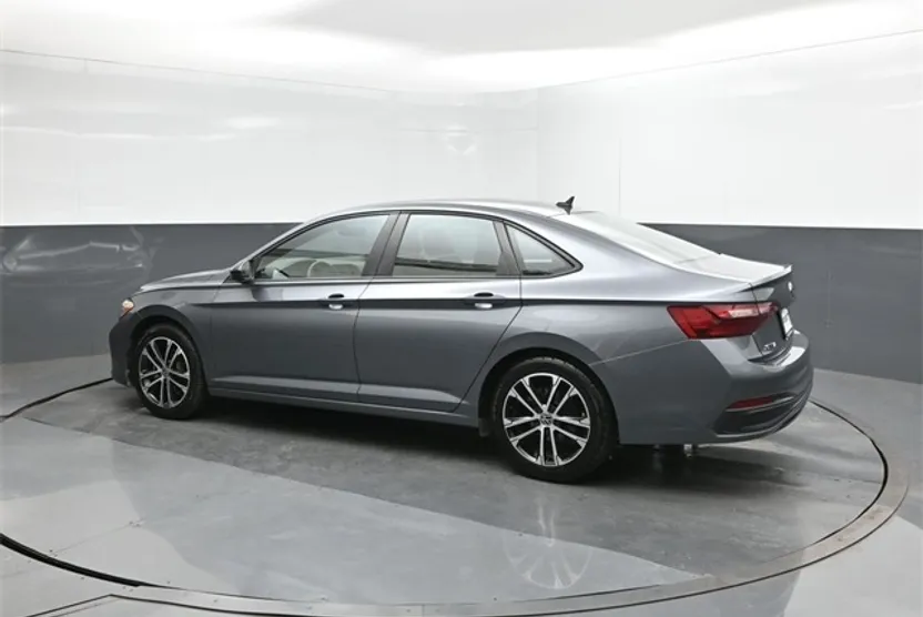2022 Volkswagen Jetta 1.5T Sport photo 1