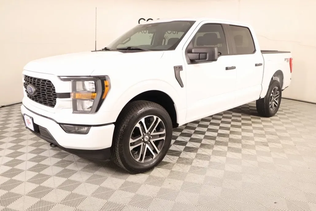 2023 Ford F-150 XL photo 1